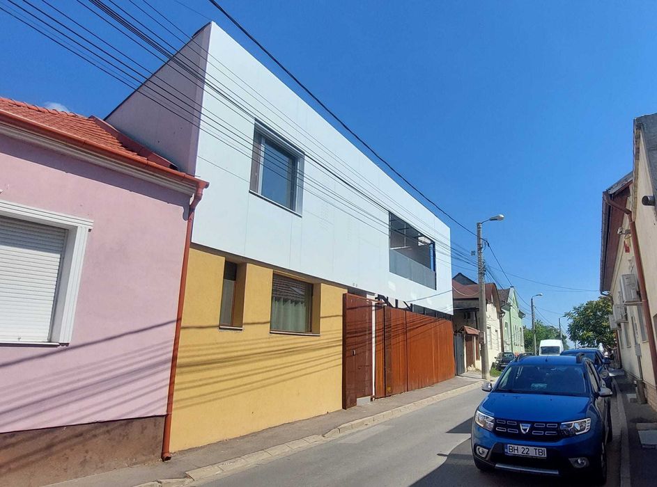 proprietar vand casa noua ,singur in curte, str olteniei 86, parc Brătianu