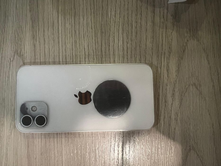 Продам айфон 12 Waite 128 г