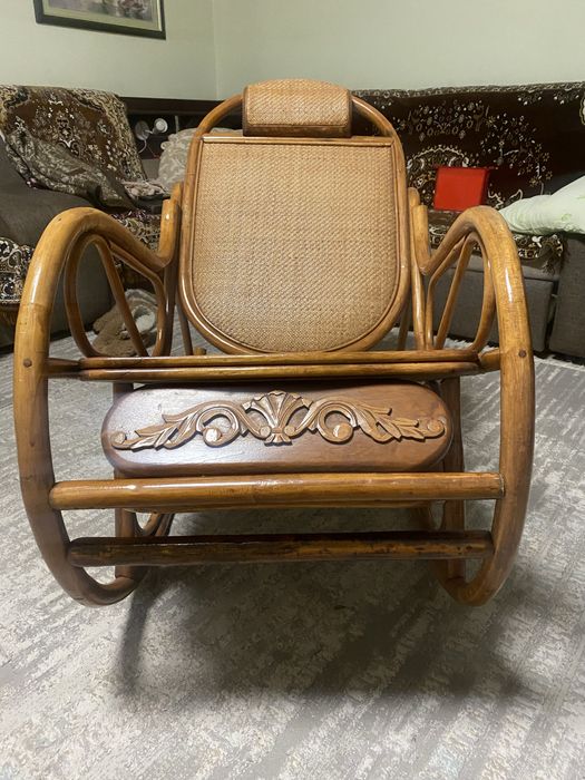 Кресло-качалка из ротанга