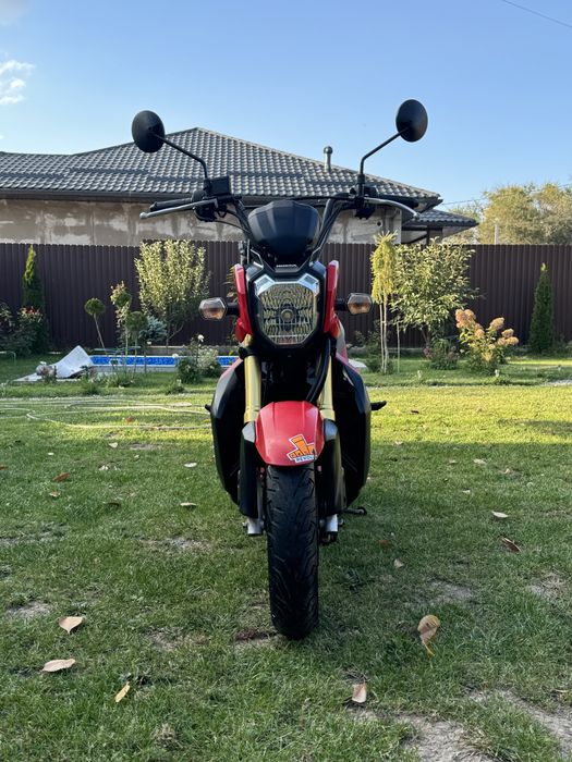 Скутер Honda zoomer X
