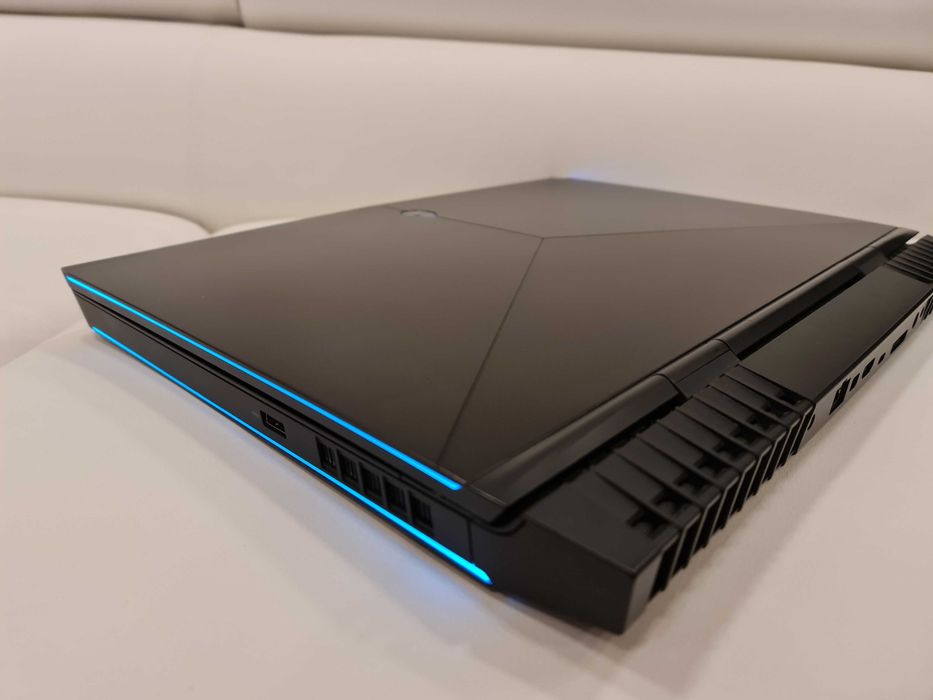 Laptop gaming ALIENWARE ,intel core i7 ,video 8 GB, ram 32 gb, 17,3"