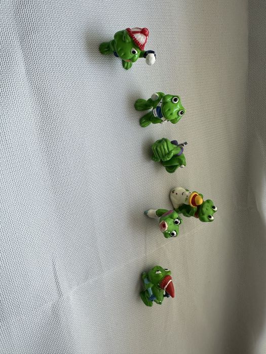 Киндер игрушки  90-х лягушки пингвин акула