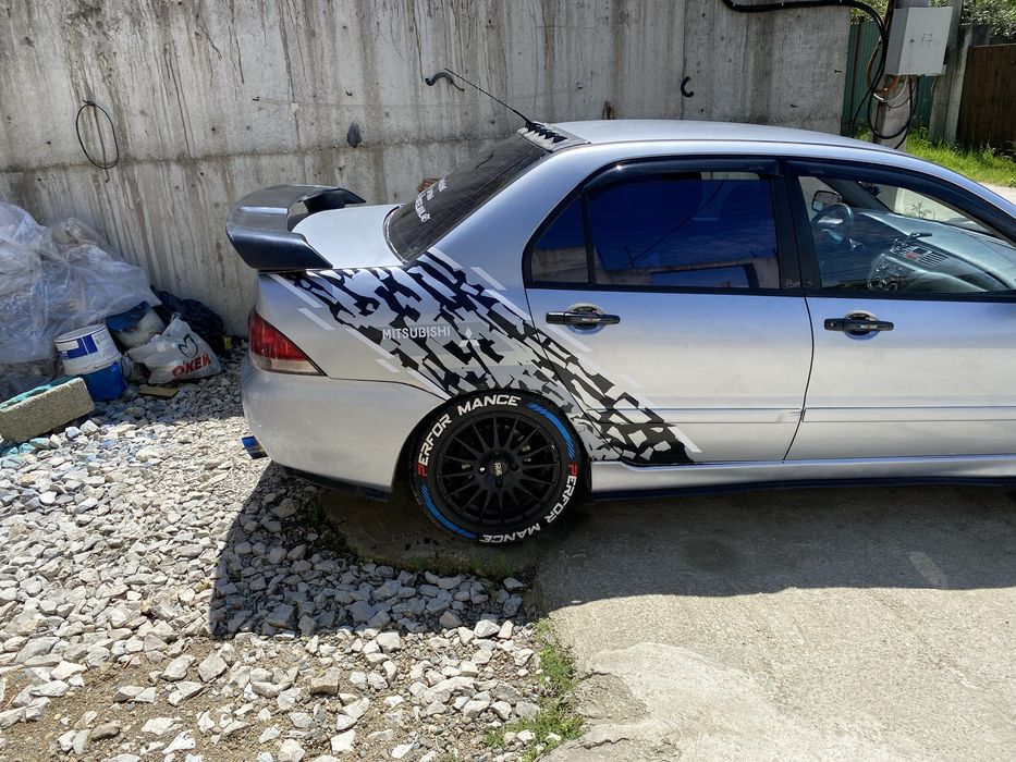 Mitsubishi lancer 9