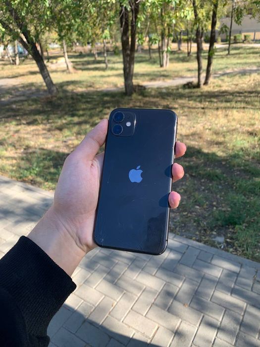 Продам айфон 11 на 128гб