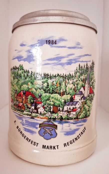 Старинна немска порцеланова халба ERBO ZINN, с гравиран капак Bayern.