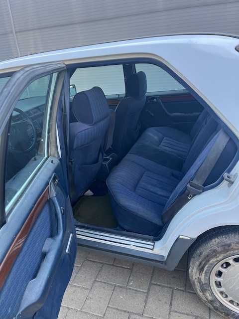 mercedes 124 model 250 D