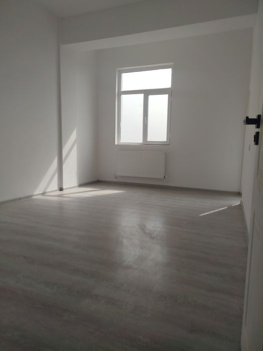 Yangiyoʻl massivda 2 xonali yangi doʻm sotiladi hech kim yashamagan.