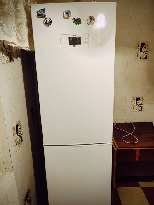 2 хоналик Уй, барча жихозлар билан сотаман.