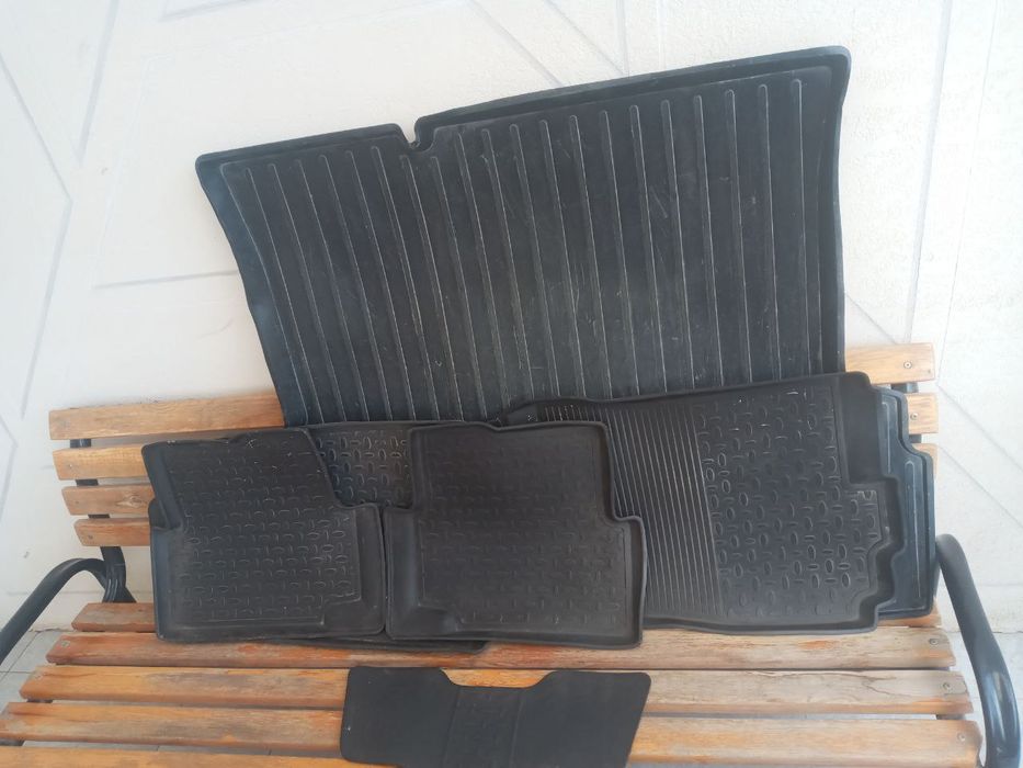 Кобальт машина чехол ,коврик