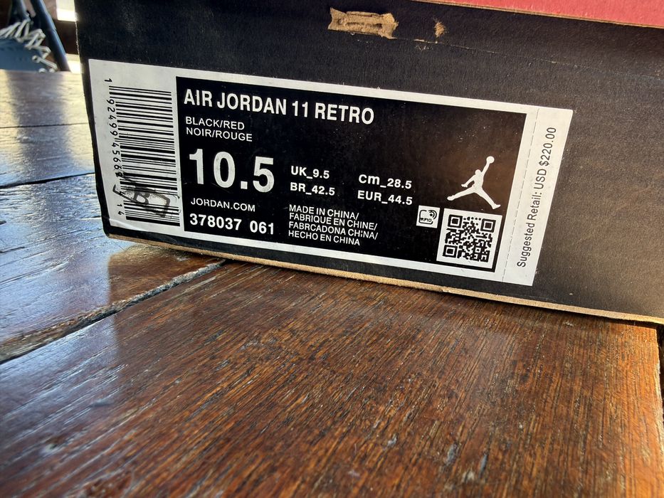 Air Jordan 11 Retor Bred