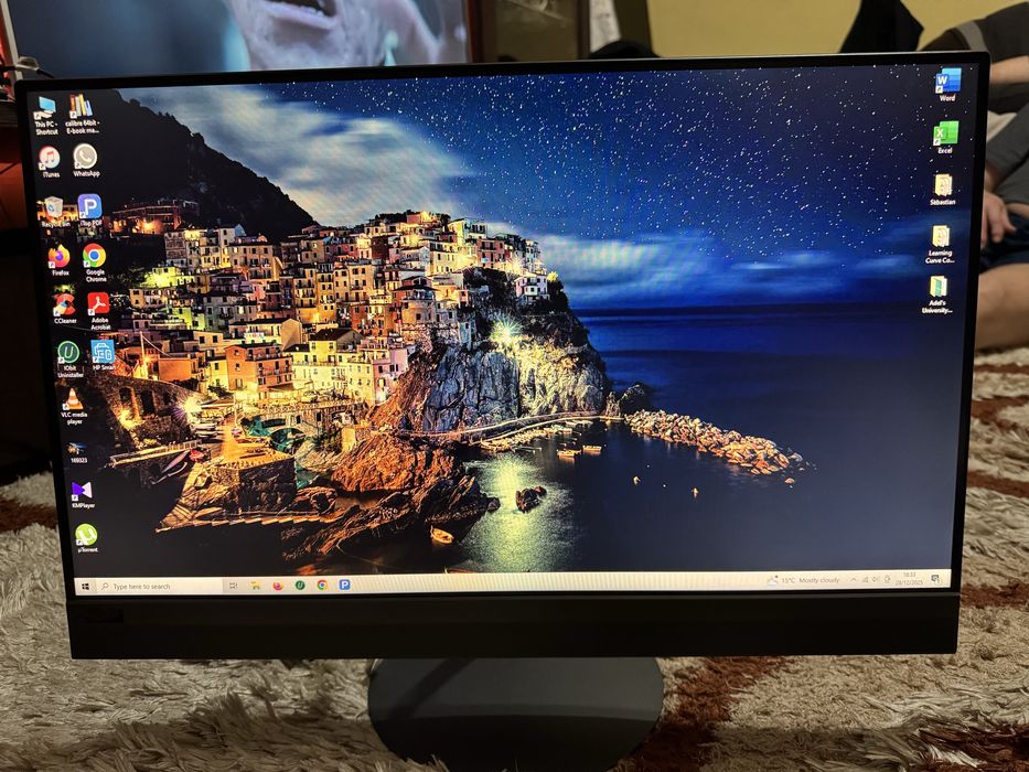 Calculator PC Desktop integrat Lenovo IdeaCentre AllInOne stare super