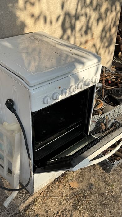 Элетроплита с духовкой indesit