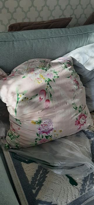 Продам подушки 3 штуки