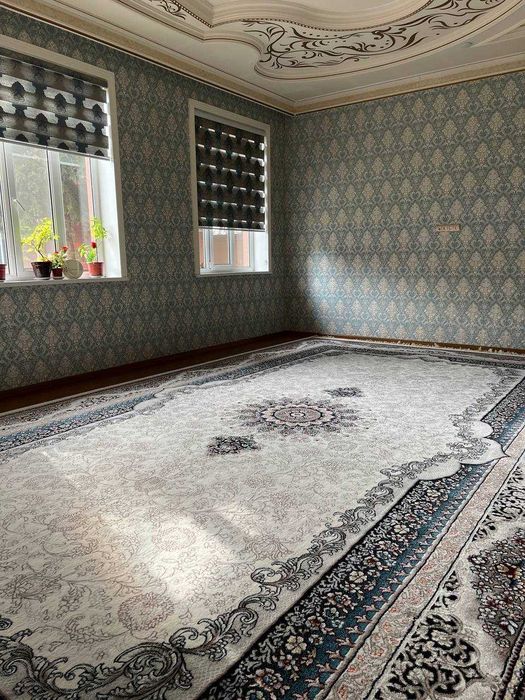 Продается большой дом 10 сот 12 ком в городе не далеко от метро