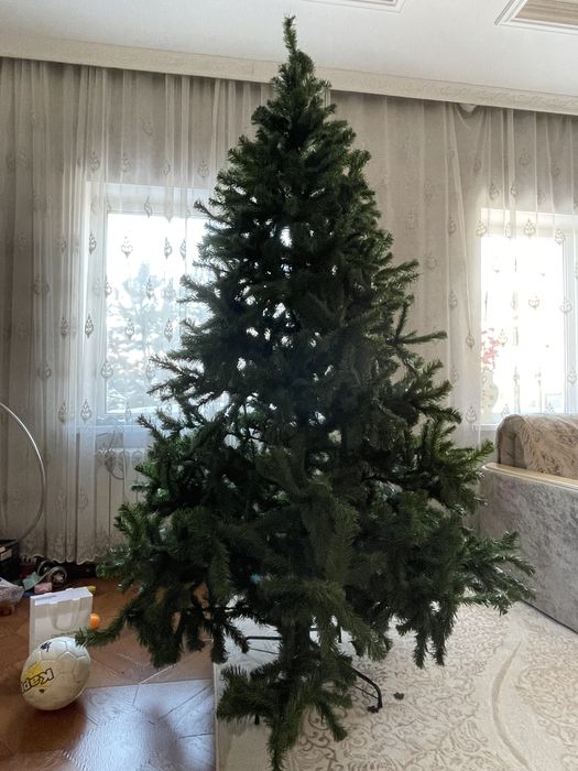 Продам елку в отличном состоянии!!