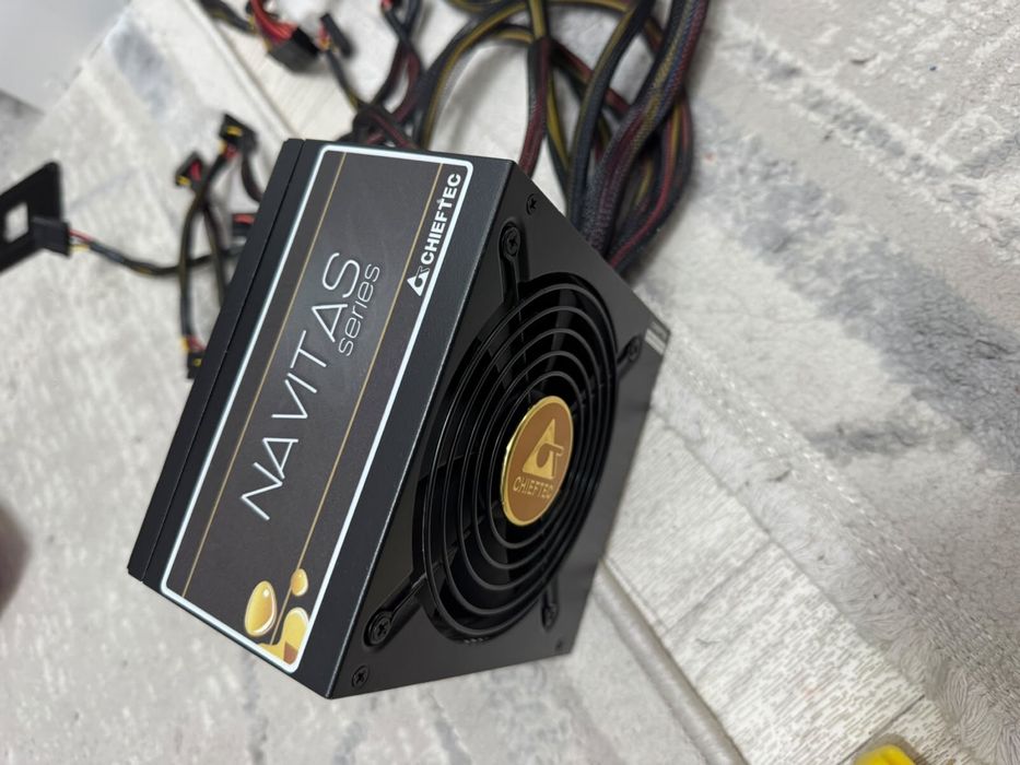 Блок питания Chieftec navitas 750w