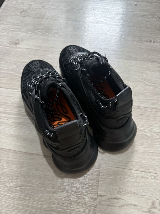 versace chain reaction