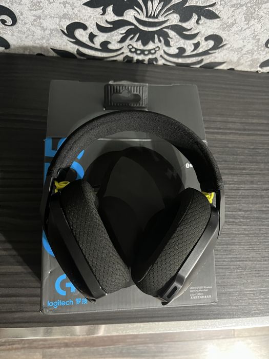 Наушники Logitech G435
