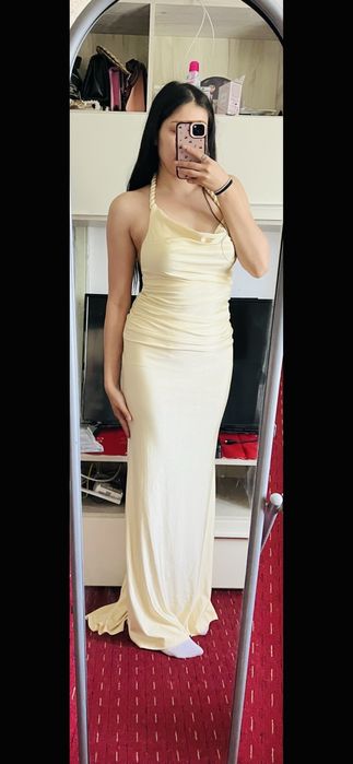 Rochie lunga.