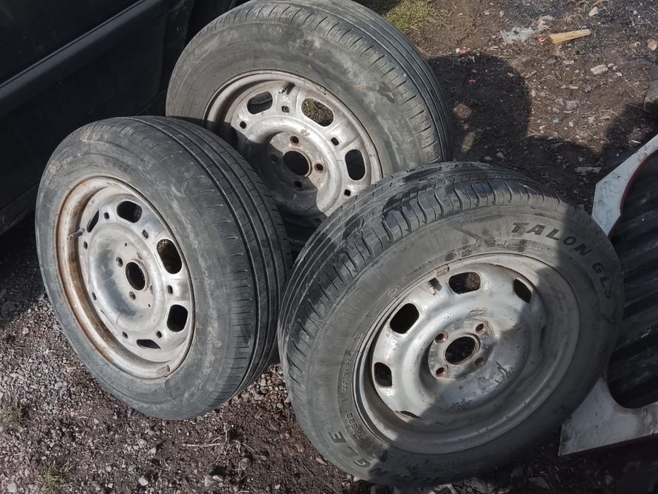 Продам шина срочно