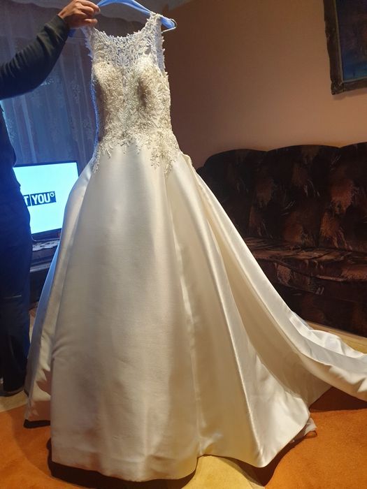 Vând rochie mireasă Pronovias