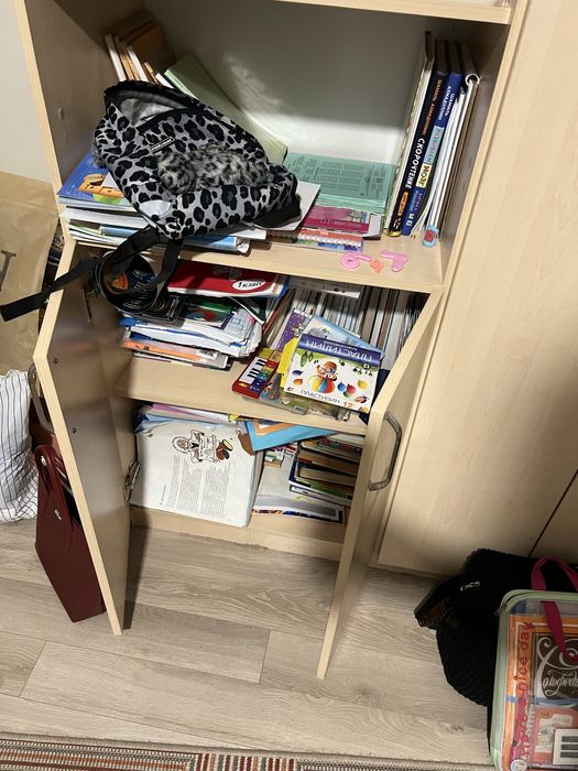 Угловые столы и шкаф