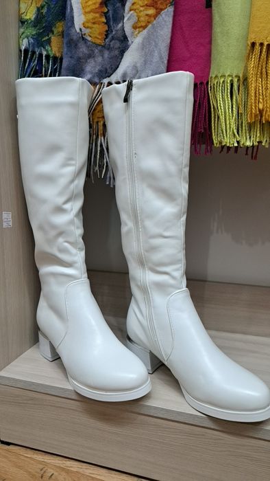 Сапоги белые новые
