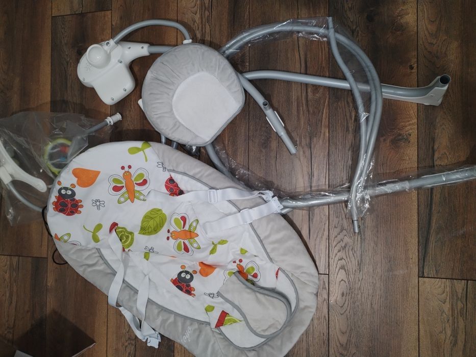 Електрическа музикална, бебешка люлка Cangaroo