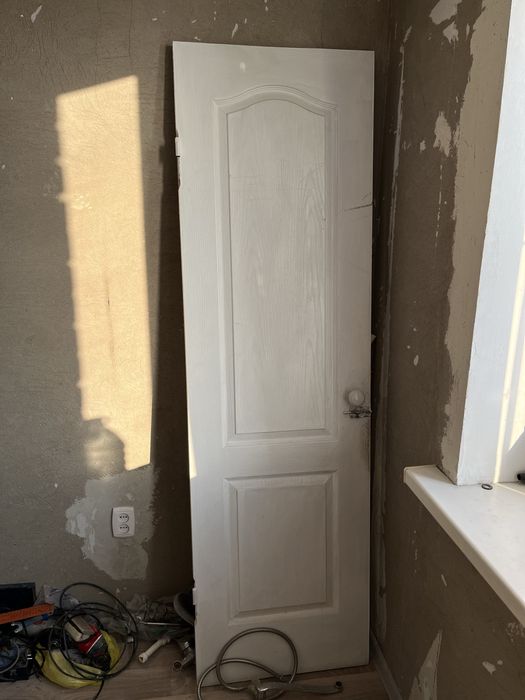 Продам 3 двери с коробкой