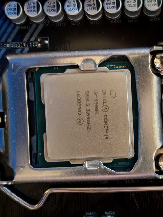 Процесор Intel Coffee Lake Core i9-9900K 3.60GHz (up to 5.00GHz)