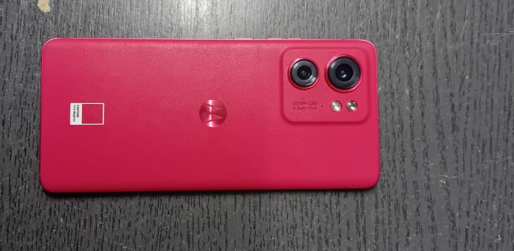 Telefon Motorola Edge 40 ÎN GARANTiE