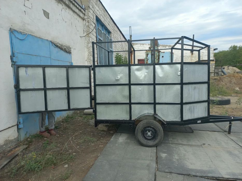 Прицеп коневозка