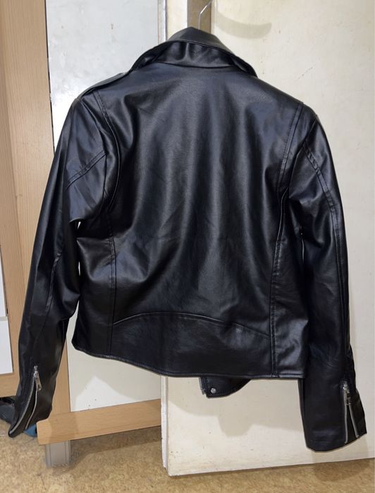 Кожено яке с етикета