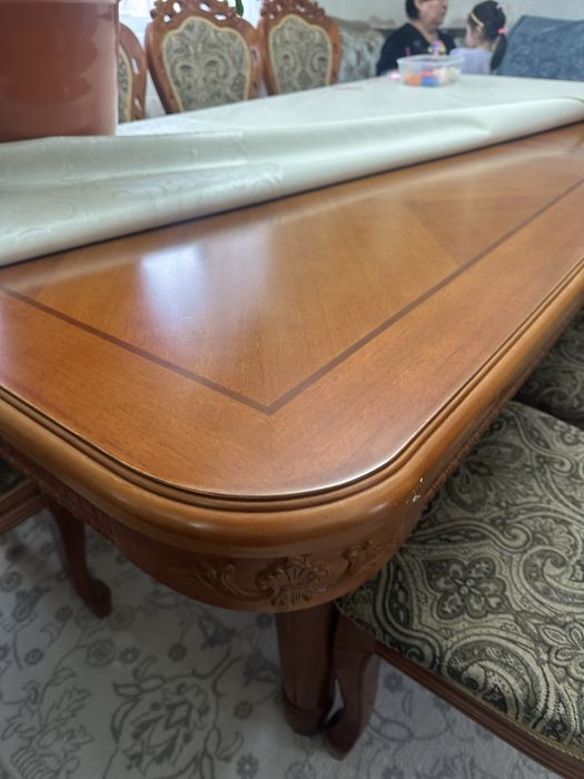 Продам стол и стулья