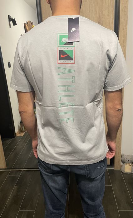 Мъжка тениска Nike в 4 цвята