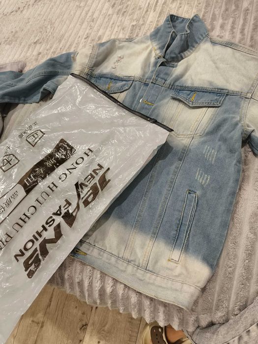 Продам джинсовую мужскую куртку