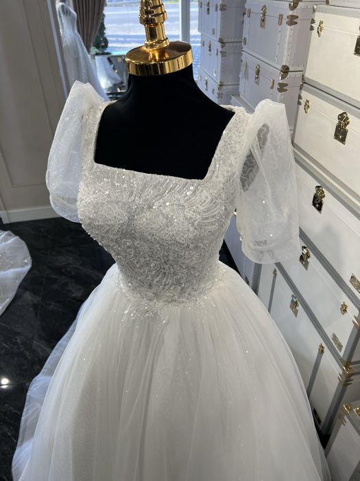 Пышное платье  Размер: 44-46 (M-L)