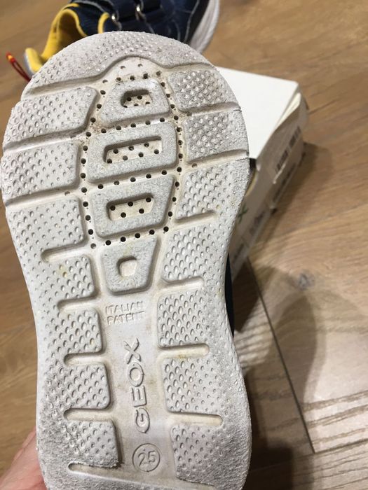 Детские кроссовки 25 размер