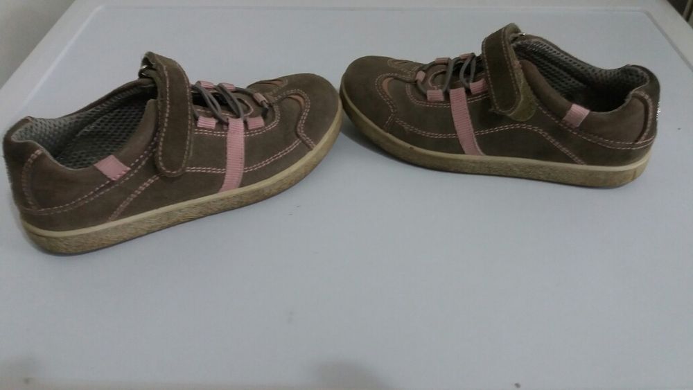 Pantofi din piele