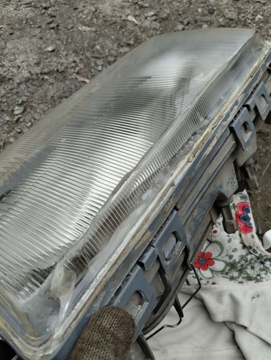 Фары Мерседес 190 продаются