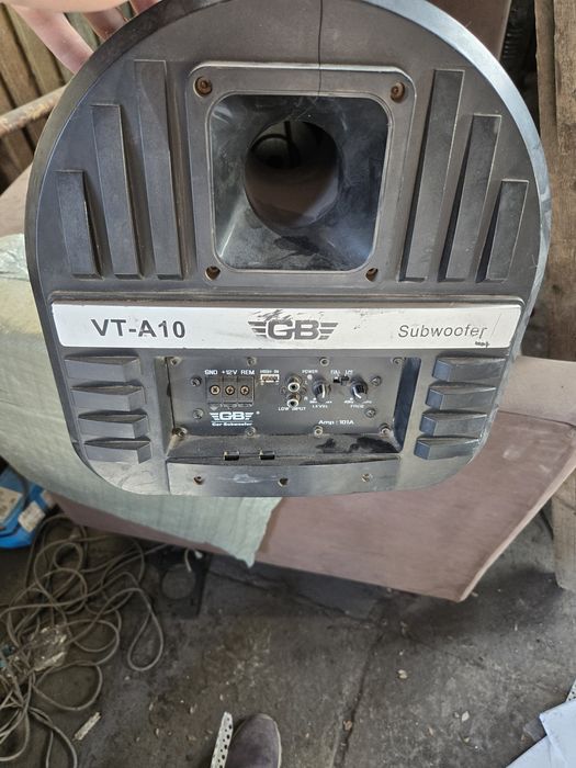 Продам 2 сабуфера