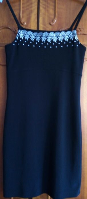 Rochie Cartoon Tricot, neagră, cu bretele,  broderie  albă, măsura S