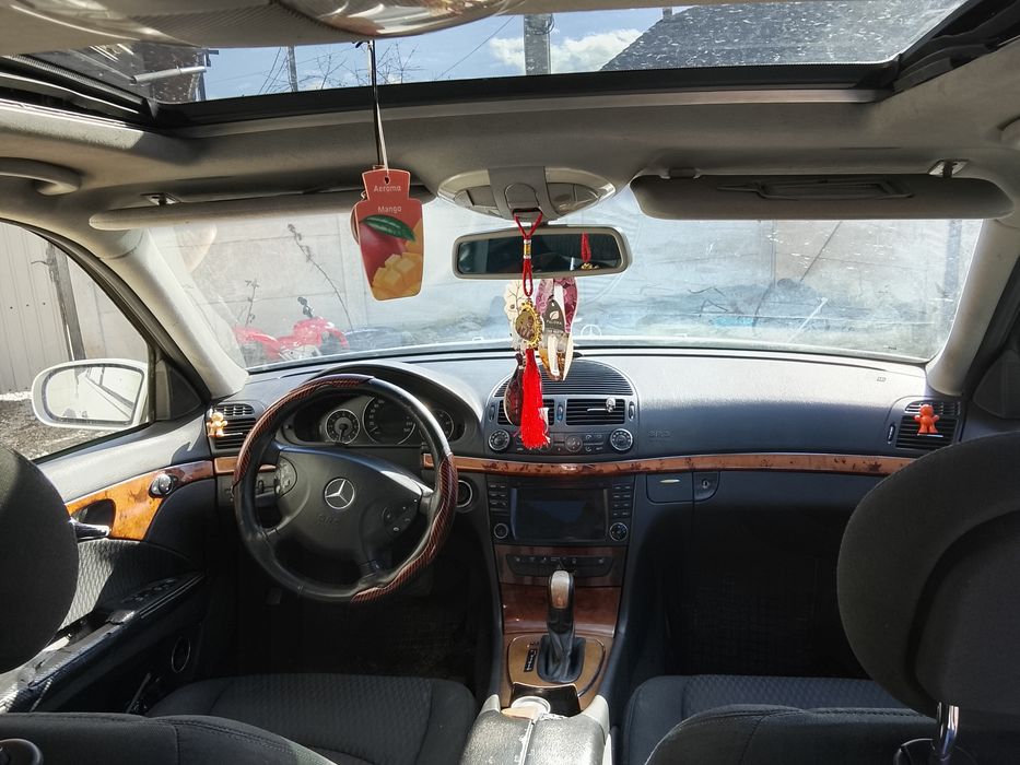 Vând Mercedes Benz e class