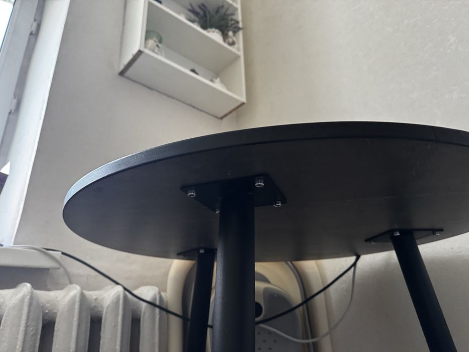 Продам стол обеденный