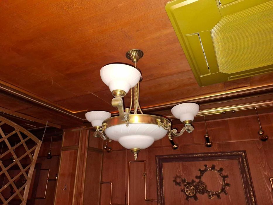 Висящ ретро полилей/осветително тяло с абажури с 3 крушки