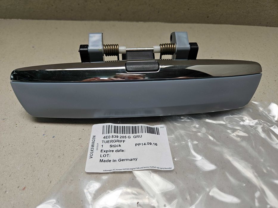 Maner exterior deschidere usa dreapta fata Audi A8 2004-2010 - 4E0839205G GRU