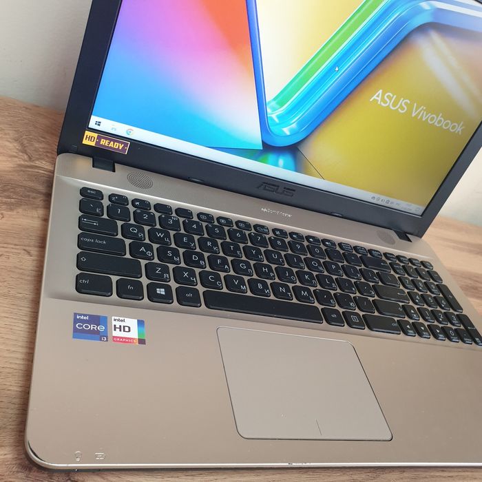 Офисной ноутбук Asus i3