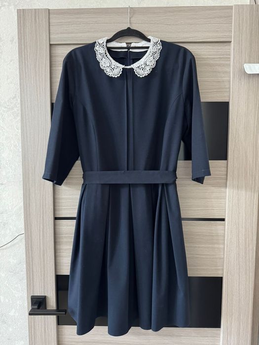 Продам школьное платье