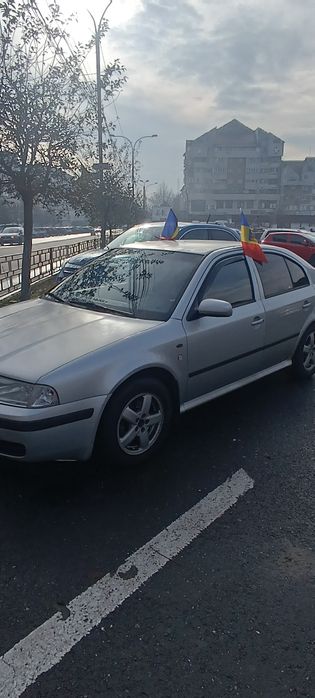 Vând sau schimb octavia1 2002