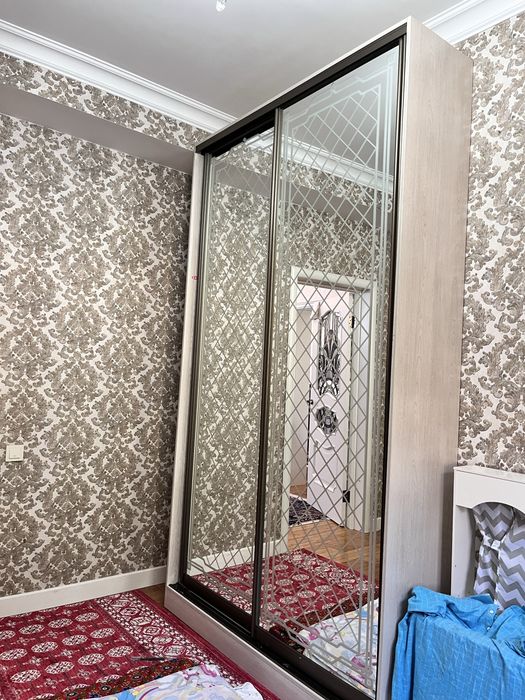 Двухдверный шкаф купе